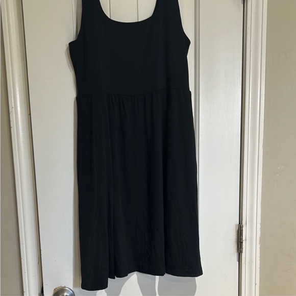 Black Sleeveless Scoop Neck Mini Sundress - Picture 7 of 9